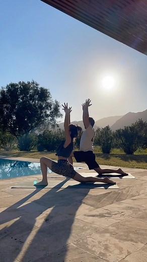 Mady Morrison | So. Jetzt aber wirklich… Mit kleiner Verzögerung (#dietechnik 😭🙈) geht nun morgen endlich dieser bombastische Yoga-Flow online!!! ☀️🏔🤘🏻 .... | Instagram