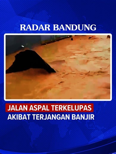 Infrastruktur di wilayah Kecamatan Sumber, Kabupaten Cirebon, Jawa Barat, mengalami kerusakan serius pasca diterjang banjir baru-baru ini. Derasnya aliran air yang datang secara tiba-tiba tidak hanya merendam pemukiman, tetapi juga menggerus badan jalan di beberapa titik. Jalan aspal terkelupas dan berlubang akibat hantaman arus air banjit. [Jjp] Sumber: Istimewa #RadarBandung #BanjirCirebon #InfrastrukturRusak #InfoJawaBarat #BencanaAlam