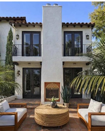Your next Coronado address? 🌴✨ 📍 258 H Avenue, Coronado 💰 $4,395,000 🛏 7 Bedrooms 🛁 6 Bathrooms 📐 ~4,600 Sq Ft 🏡 Private 1BD casita 🌅 Rooftop deck with bay & city views Listed by: Scott Aurich & Tyler Mathews #fypシ゚viral #houseforsale #sandiego #realestatetiktok #coronado