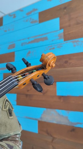 A little “East Virginia Blues” for your Friday morning. #usarmybands #army | Six-String Soldiers