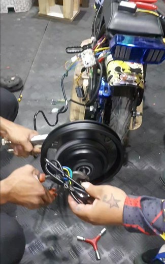 13K views · 96 reactions | ✨️Installing New Motor  Come & visit us here at Scooter Hub Scooter parts, accessories and repair shop ✅️✅️...  https://goo.gl/maps/6xwurBG6QnnnhKLV7 Call/Whatsapp 050-196-3352 for any inquiries ... | Scooter Hub | Facebook