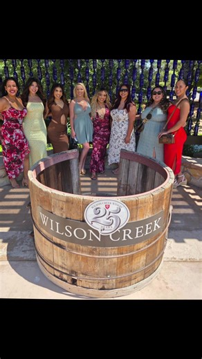 Familiar faces on a Sunday funday tour! Welcome back!! #wine #winery #winetour #winetimе #temecula #repeat #sunday #sundayfunday #welcomeback