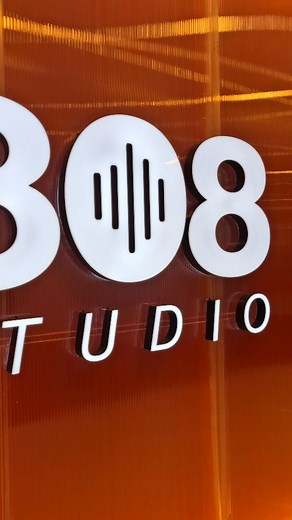 Kiehl’s Kringle Time 🎄🎁 Starting the Christmas season early with @kiehlsphilippines — celebrating tradition the Kiehl’s way while having so much fun dancing at @808studioph ! 💃✨ Thank you so much, @kiehlsphilippines , for inviting me to this amazing and joyful activity. I had the best time, especially with my plus one @_tsubvckiofficial—always game anywhere, everywhere! ❤️🎅 #KiehlsPhilippines #KiehlsKringleTime #HolidayFun #ChristmasVibes #808StudioPH #breakgirl #bgirl #waack #waacker | Yani