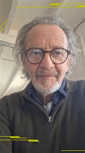 Do grona pyrkonowych gości dołącza aktor Anton Lesser! 🤩 To dla nas ogromny zaszczyt gościć artystę takiego formatu! 🥰 Anton Lesser to wybitny aktor teatralny i ekranowy, znany z ról, które na długo zapadają w pamięć. 🎬 Na całym świecie kojarzony jest przede wszystkim z ról Major Lio Partagaz z „Andora”, Qyburn z „Gry o Tron” oraz Thomasa More’a z serialu „Wolf Hall”, za którą otrzymał nominację do nagrody BAFTA. Mogliście oglądać go również w serialach takich jak „The Crown”, „1899”, „Endeav