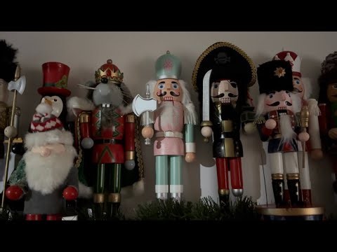 Christmas Animated Singing Blue and Pink Tabletop Nutcracker