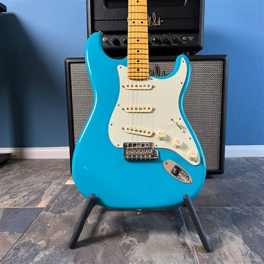 Fender American Professional II Stratocaster with Maple Fretboard 2020 - Present - Miami Blue | Reverb