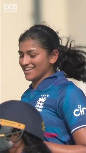 👀 Left-Arm Seam Bowling | 🍿 Stumps Flying! | Mahika Gaur’s Debut Summer #shorts