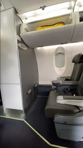 Quick Look: American Airlines First Class CRJ700
