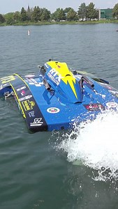 ROCK ON ROCHON Follow @hrlhydroplane HRLhydroplane.com Martin Rochon in the H-773 RTX Racing speeds away from the docks for heat racing in Valleyfield 🏁 HRL HYDRO 350 CLASS Engine - 350cc #SmallBlock Chevy V8 Length - 20.5 ft. Width - 10.4 ft. Weight - 1700 lbs | Hydroplane Racing League