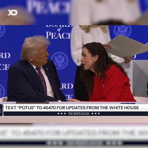 Momenti kur Vjosa Osmani shtrëngon duart me presidentin Trump dhe nënshkruan pjesëmarrjen e Kosovës në Bordin e Paqes Video: White House | Kallxo.com