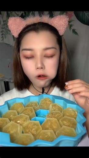 ASMR CRUNCHY ICE #crunchyice #fyp #iceeatingasmr #icelovers #crunchyasmr