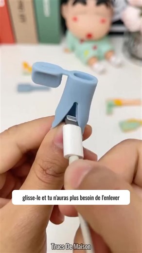 Trucs De Maison on Instagram: "Cable Protector — la solution contre les câbles cassés ! 🔌✨ Protège l’extrémité du câble contre les pliures et les ruptures, prolongeant sa durée de vie. Petit, facile à installer et idéal pour les câbles de téléphone, écouteurs et chargeurs au quotidien 😍 👉 Commente “CABLE” et je t’envoie le lien immédiatement ! #accessoiretech #astucesmaison #cableprotection #gadgetutile #viepratique #TrucsDeMaison"