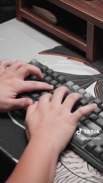 Affordable Full Size Mechanical Keyboard with Noah Silver Switches