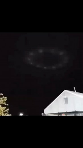 ALIEN BIOMA | Unidentified aerial phenomenon recorded in the United States, looks like a giant spaceship. | Instagram