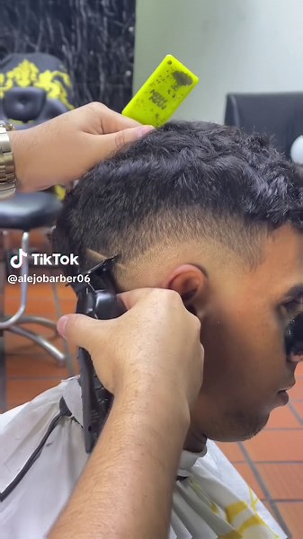 ❌Mid Fade❌ @Joshua barber @Shtiven_Cuts #cortedecabelomasculino #barberia #cortetendencia #midfadedcut #cortestendencia #midfade #cortedepelohombre