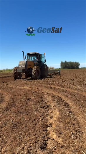 Nivelamento do solo com GeoSat T. Agrícola | Tratores Do Sul