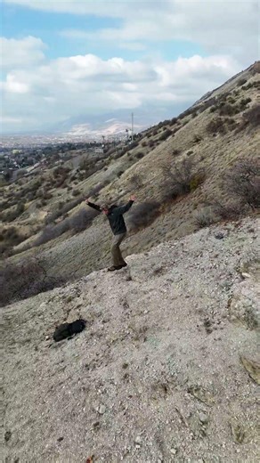 Hehe don't fall off the mountain #shorts #trending #dancevideo