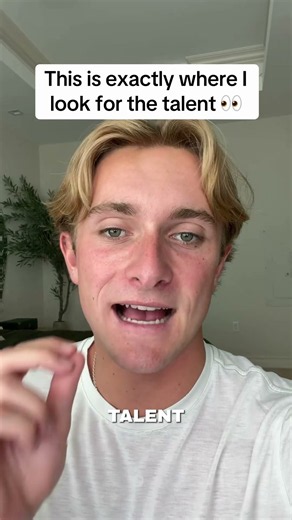Comment “Fiverr” and I’ll send you the link 👇 This is how I run my social media channels with over