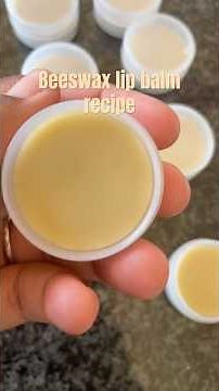 Beeswax lip balm recipe #southafricanhomesteaders #southafricanfarmers #beeswaxlipbalm