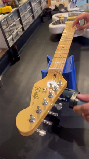 Jz1 vibrato installation and full setup we’re located at Tune lab sta.mesa #tunelabcare #tunelabph #tunelabmanila #guitarservices #guitarsales #offset #katunog #tunelab #electricguitar | TUNE LAB