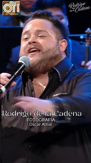 Fotografía (Oscar Athié) - Rodrigo de la Cadena - 50 Aniversario Festival OTI Teatro de la Ciudad 2