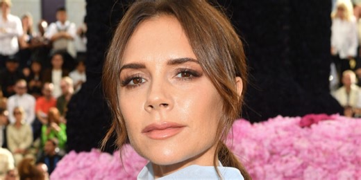 Pour être stylée en 2025, comment porter le pull à col roulé fin ?