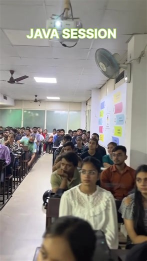 The first session of the One-Week Free Java Training program series...