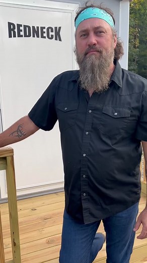 This thing is awesome! Check out the new Redneck Blinds hunting cabin! #BuckCommander