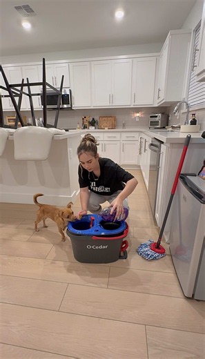 I decided to deep clean all the bathrooms too😅 i LOVE the feeling of a clean home🥰 #fyp #foryoupage #trending #viral #cookingwithkoko @Fabulosobrand @O-Cedar
