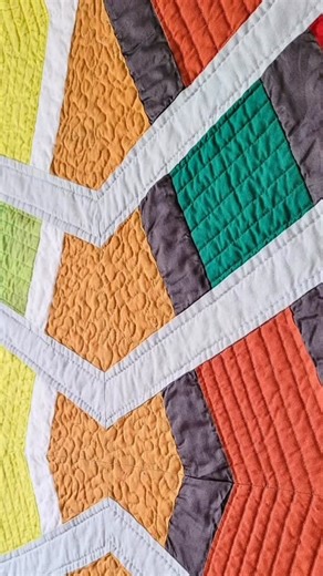 Make Modern Quilt Magazine on Instagram: "Some quilts just grab your attention and captivate you, and this is one such quilt – between the use of colour, quilting and design, this is a showstopper that would look fantastic on a wall. While it looks complex, it’s created from strip piecing and careful trimming and placement, which makes it very doable for confident quilters, you’ll find Cracked by Rita G in issue 67! Comment SUBSCRIBE and we will direct message the link."