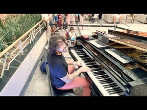 Lady Gaga Shallow (Piano Shopping Mall)