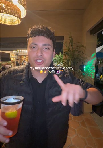 a lil look into my familys new years eve party at my house 🥳🎉🎊 | party