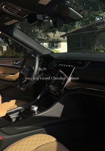 2025 Jeep Grand Cherokee Summit: A Luxury Beauty