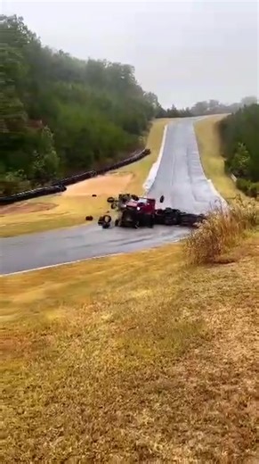 Mercedes-Benz : Le Classe G même en tenue AMG ou Brabus ce n'est vraiment pas prévu pour la piste surtout quand il fait humide ! | The Automobilist