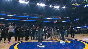 The Golden State Warriors welcomed back Andre Iguodala with a great video tribute and a Klay Thompson speech. This is awesome! 😎😎😎 | Open Court