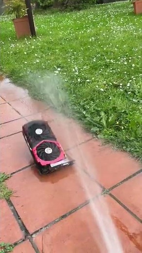 Washing a GPU to clean it!