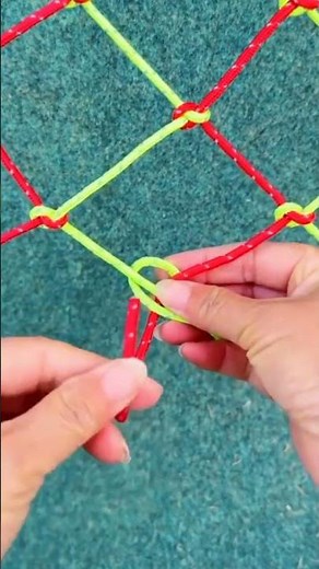the process of making a football net by tying it manually