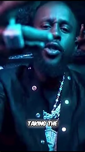 📺 Full story here: https://youtu.be/AIKbIJXqw-4 Popcaan’s Unstoppable Rise to Dancehall Royalty 👑🔥 Popcaan's sound captivated the world, leading to groundbreaking collaborations with Drake, Jamie xx, Burna Boy, and Pusha T. He didn't just adapt; he redefined dancehall on a global scale. The world had to listen. #Popcaan #Dancehall #Drake #BurnaBoy #Music #GlobalMusic