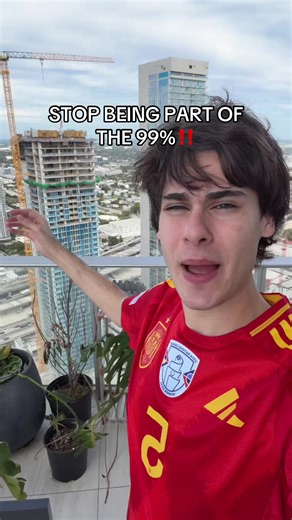 MIAMI COOKIE 🌇 (@unbancookie)’s video of screaming so loud in public