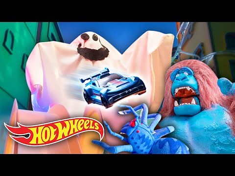 Can Chase and Elliot DEFEAT THE TOXIC ANIMALS?! 🐉 🦍 | Hot Wheels City | @HotWheels