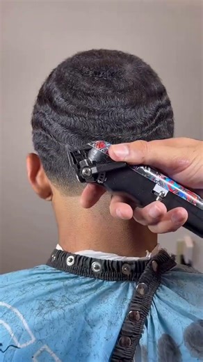Easy Taper Fade Tutorial on Waves with Clippers #fade #taper #barber