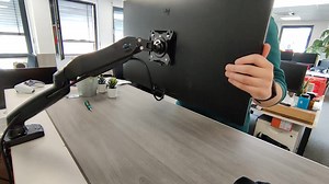 Euer Monitor hat keinen verstellbaren Standfuß 😢 & nimmt zu viel Platz weg? 😿 Monitor für 25€ mit Ergonomiefeatures nachrüsten ⬇ https://go.china-gadgets.de/huanuo-monitorhalterungen-3/ | China-Gadgets.de