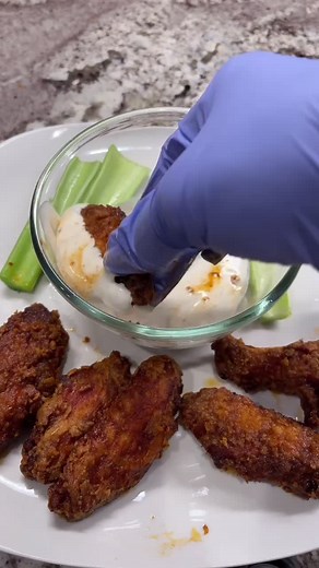 Copycat Kookaburra Wings 😋 tag @outback_official #jordanramsy