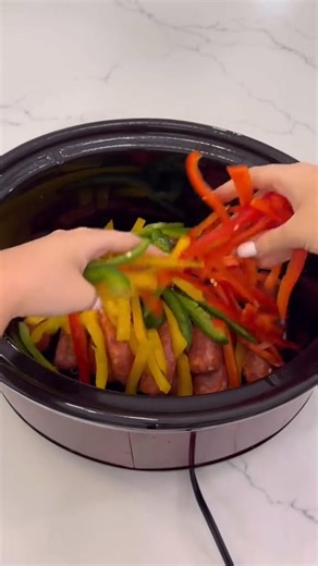 Crock Pot Sausage and Peppers ️🫑 an easy recipe that could also be low carb if you don't serve it on a roll! This would also be a great recipe if you're hosting the Super Bowl! It came out delicious - my husbands obsesseddd! Ingredients: 32 oz of hot or mild Italian sausage 3 sliced bell peppers 1 sliced white onion 2 tosp olive oil Salt & Pepper 24 oz of marinara sauce 1/2 cup of grated parm 1 cup of shredded mozzarella Optional: Italian sandwich roll #crockpotrecipe #crockpotrecipes #sausagea