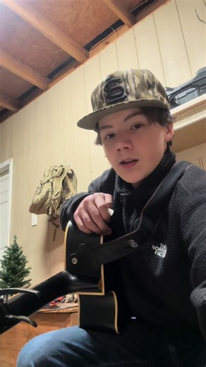 Evergreen cover again bc I think it sounded better than the last one #songs #guitar #foryou #viral #fyp