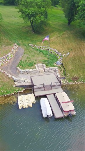 Seawall, Boat Docks and Hoists!