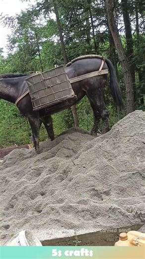 One-click quick unloading of horse-carried sand!