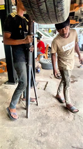 Mechanic Fixa on Instagram: "How to use homemade car lift 👇🏻🤷 #carcare #automotive #homemade #mechanicfixa #fblifestyle"