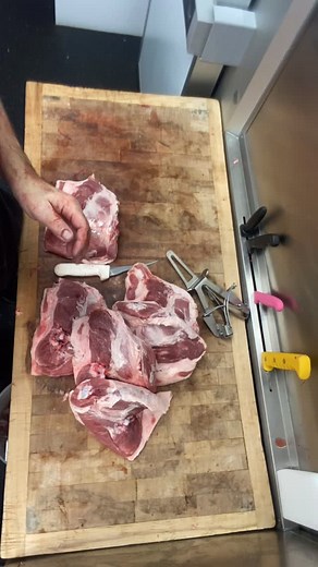 🦃 boned and stuffed turkey thighs 😋always very popular ➡️ stuffed with sage & onion stuffing with sausage meat 👩‍🍳 ideal cooked long and slow 🏋️‍♀️ approximately 1kg #turkey #thigh #slowcook #local #dorset #butcher #easy #easymeals #lowandslow | Webbs butchers