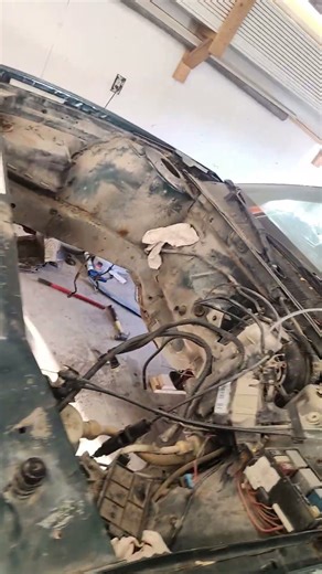 No engine hoist needed!#automobile #mechanic #diy